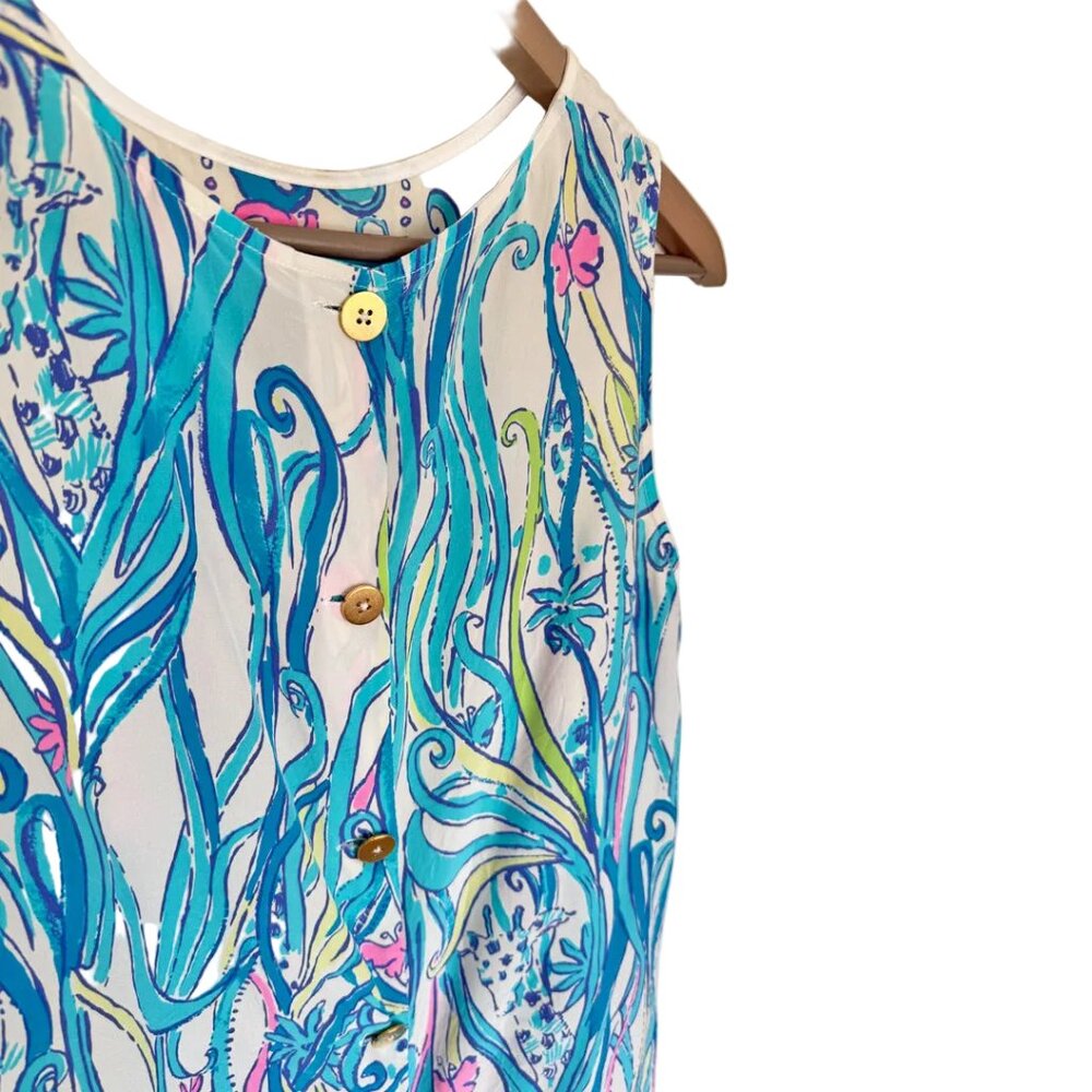 Lilly Pulitzer 100% Silk Tank Blouse, Blue Pattern with Gold Button Back, Size M - Picture 7 of 9